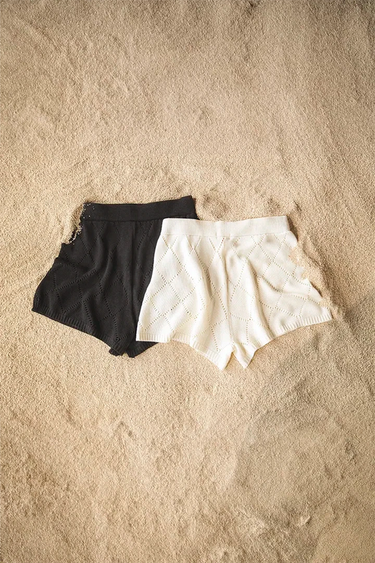 Black Knitted Short